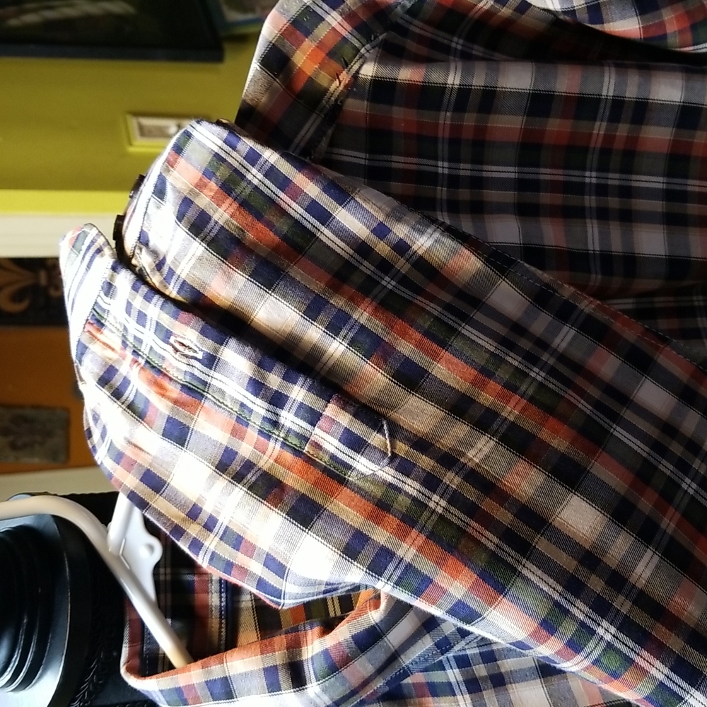 Men botton down front long sleeves - Picture 2 of 3